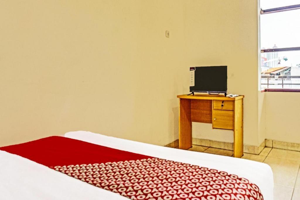 Hotel Super Oyo 91535 J&b Tomang Jakarta
